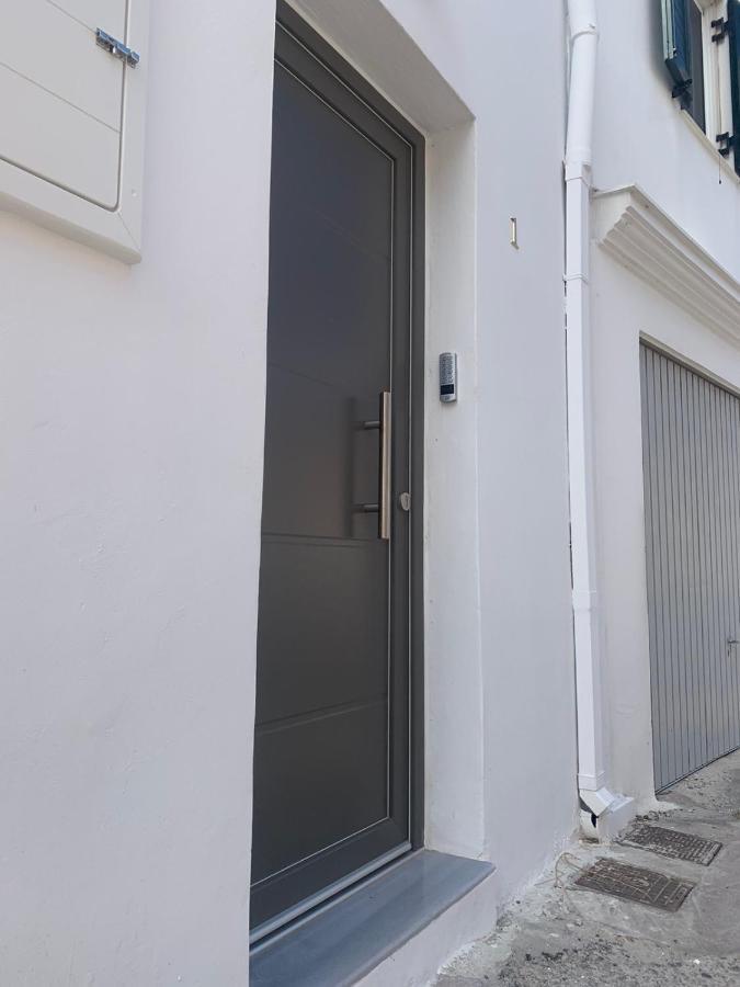 Smyrnis Apartments Ermoupoli Exterior foto